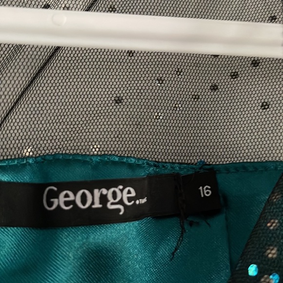 Girls Dress - Picture 4 of 5